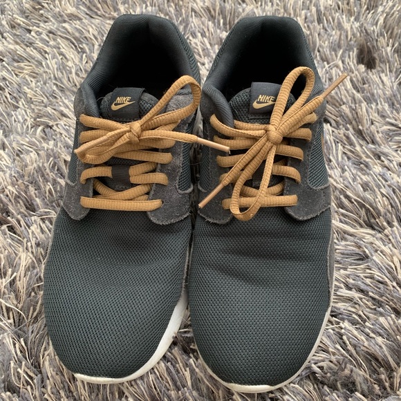 Nike Kaishi Shoes Dark Gray & Gold - Picture 2 of 5